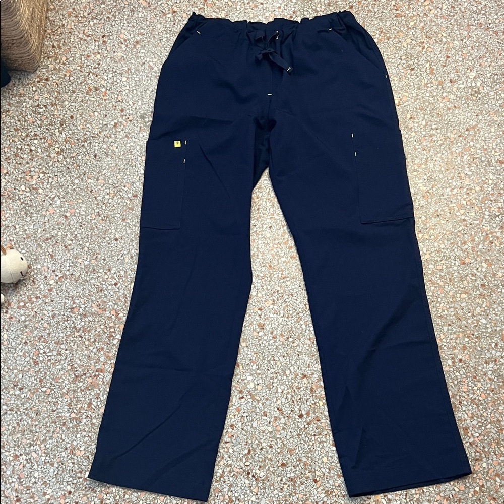 Women’s Figs Cargo Scrub Pants in Navy